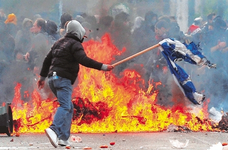 ΑΚΟΥ ΒΛΑΚΑ. Η ΣΗΜΑΙΑ ΔΕΝ ΕΙΝΑΙ ΤΟ ΚΡΑΤΟΣ